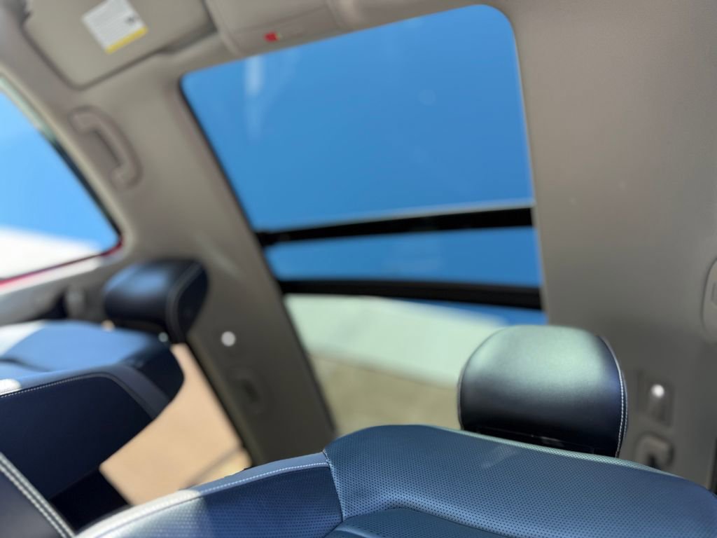 Used 2021 Volkswagen Atlas SEL Premium image 12