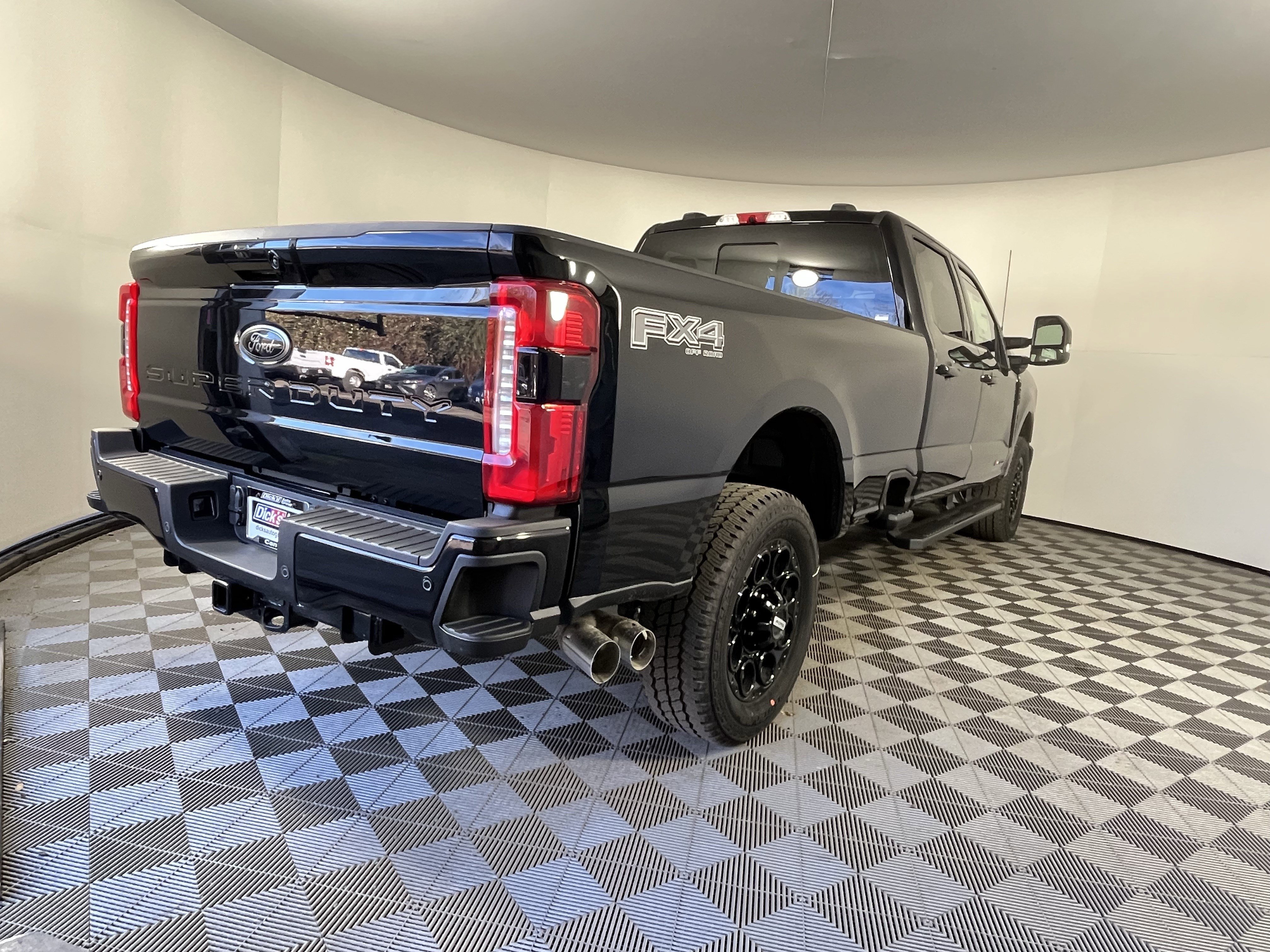 New 2026 Ford F250 Lariat w/ Black Appearance Package image 5