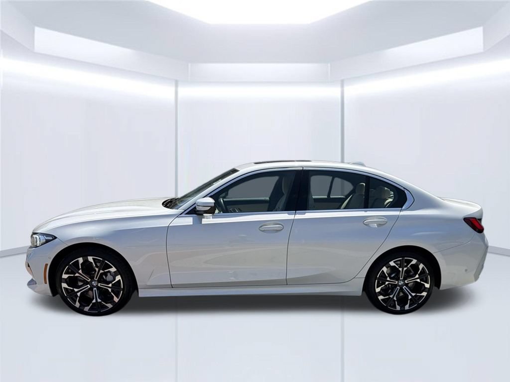 Used 2025 BMW 330i Sedan RWD image 3