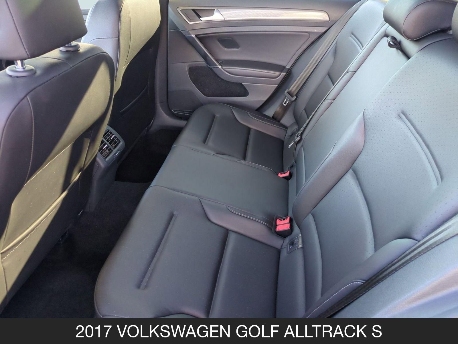 Used 2017 Volkswagen Golf Alltrack SE image 15