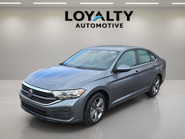 Used 2024 Volkswagen Jetta SE image 1