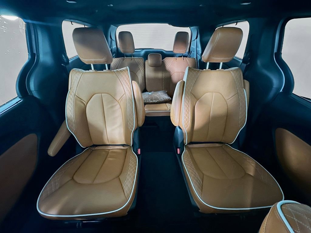 New 2026 Chrysler Pacifica Pinnacle image 10
