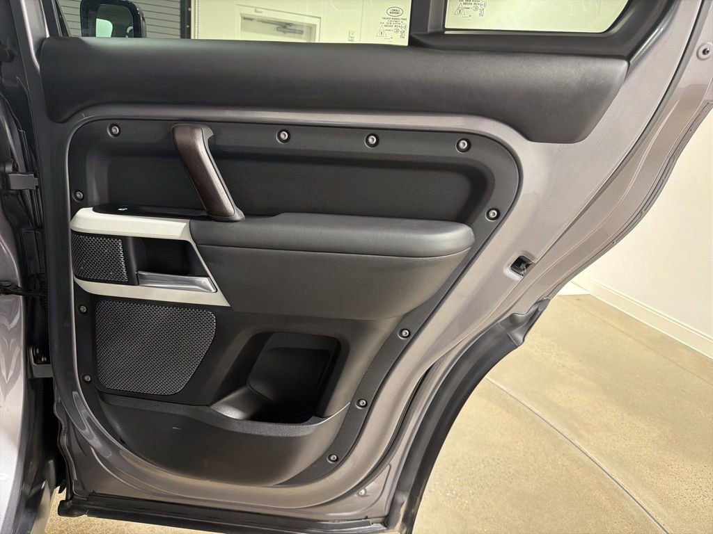 Used 2020 Land Rover Defender 110 HSE image 26