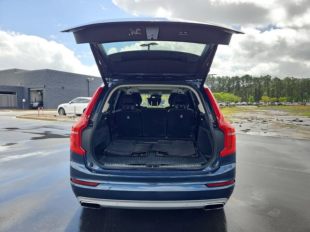 Used 2020 Volvo XC90 T5 Momentum w/ Protection Package image 16