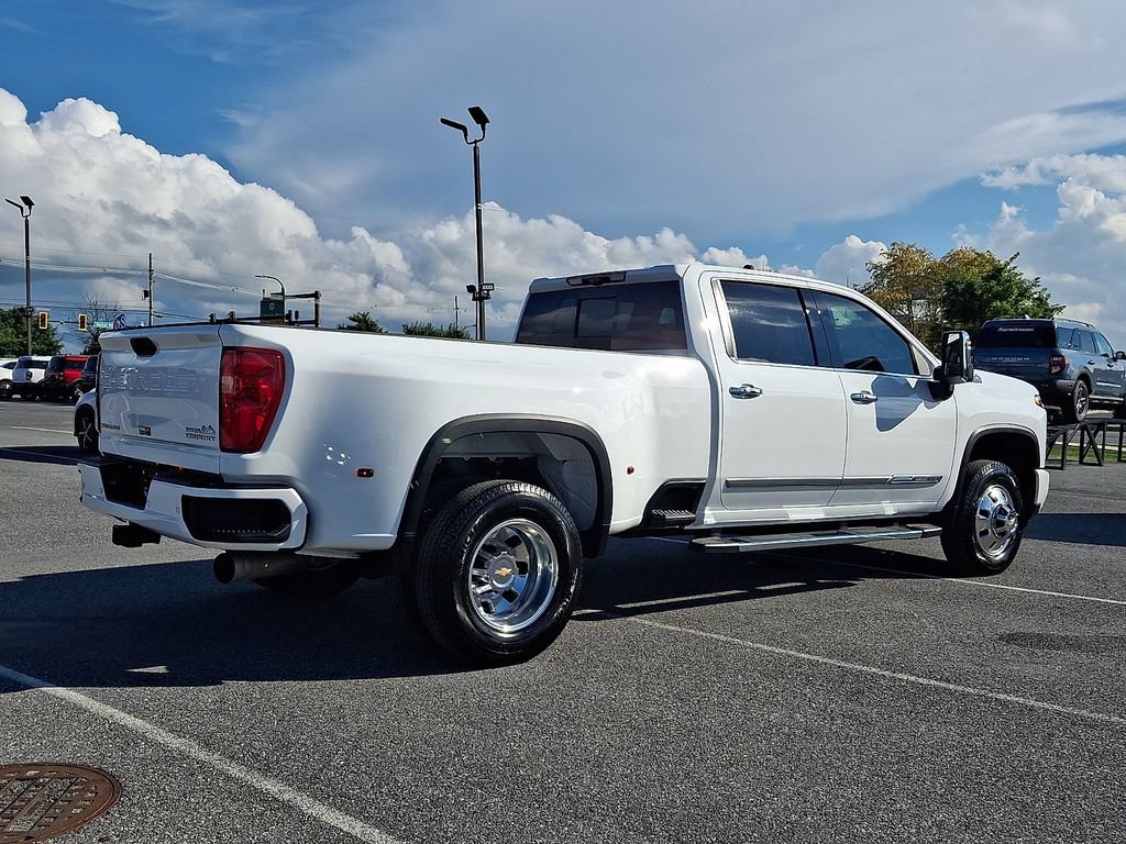 Used 2026 Chevrolet Silverado 3500 High Country w/ High Country Premium Package AWD/4WD image 6