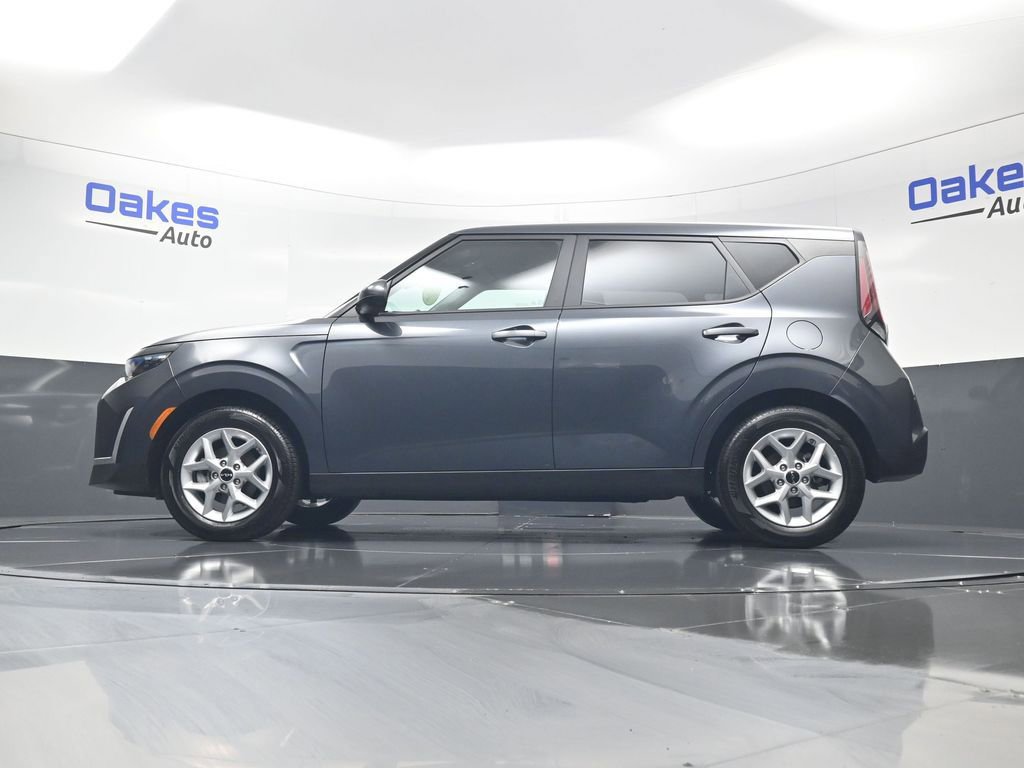 Certified 2025 Kia Soul LX w/ LX Technology Package image 38
