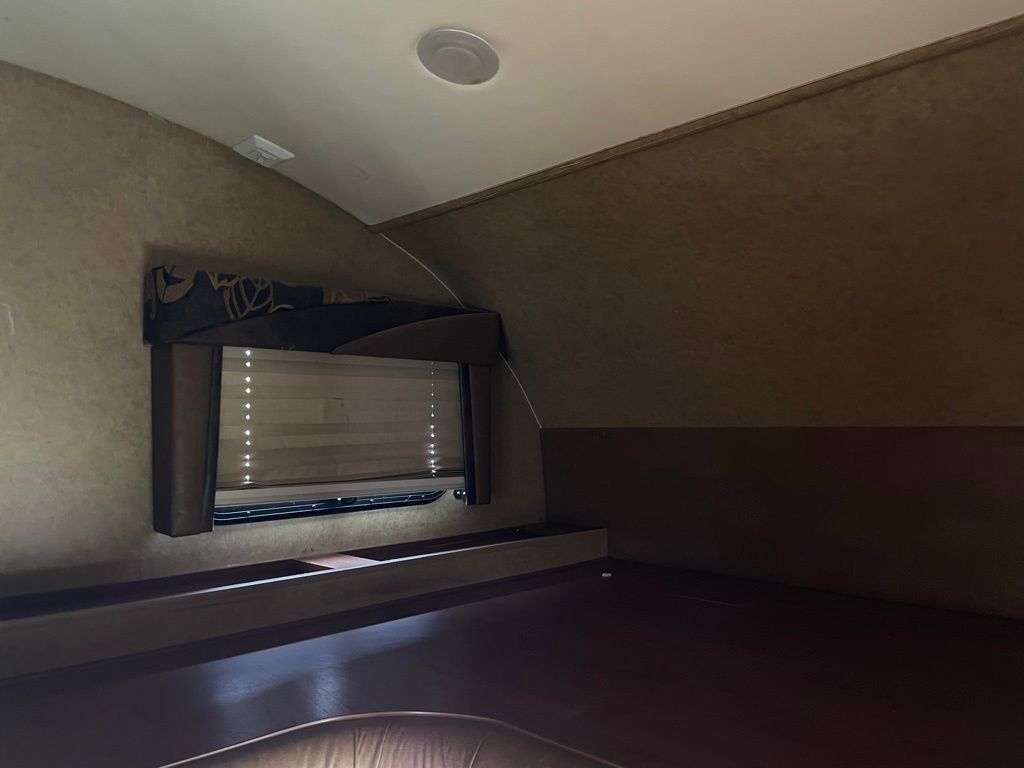 Used 2013 Ford E-450 and Econoline 450 Super Duty w/ Motorhome Prep Pkg RWD image 83