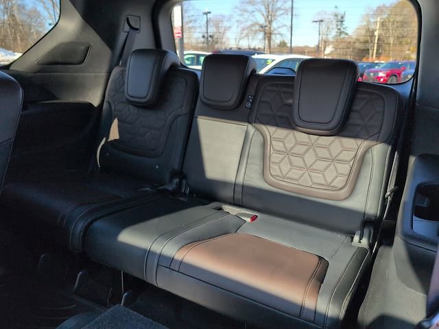 Used 2025 Nissan Armada Platinum Reserve image 10