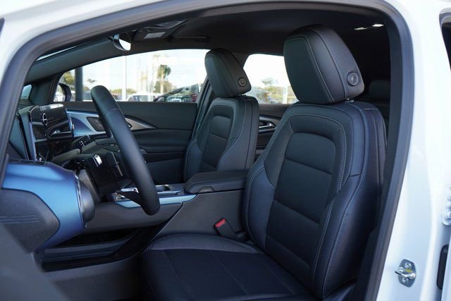 New 2025 Chevrolet Equinox EV LT image 21