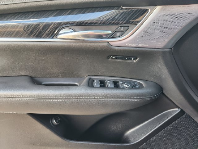 Used 2025 Cadillac XT6 Premium Luxury w/ Technology Package FWD image 25