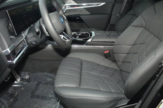 Used 2025 BMW i7 xDrive60 image 20