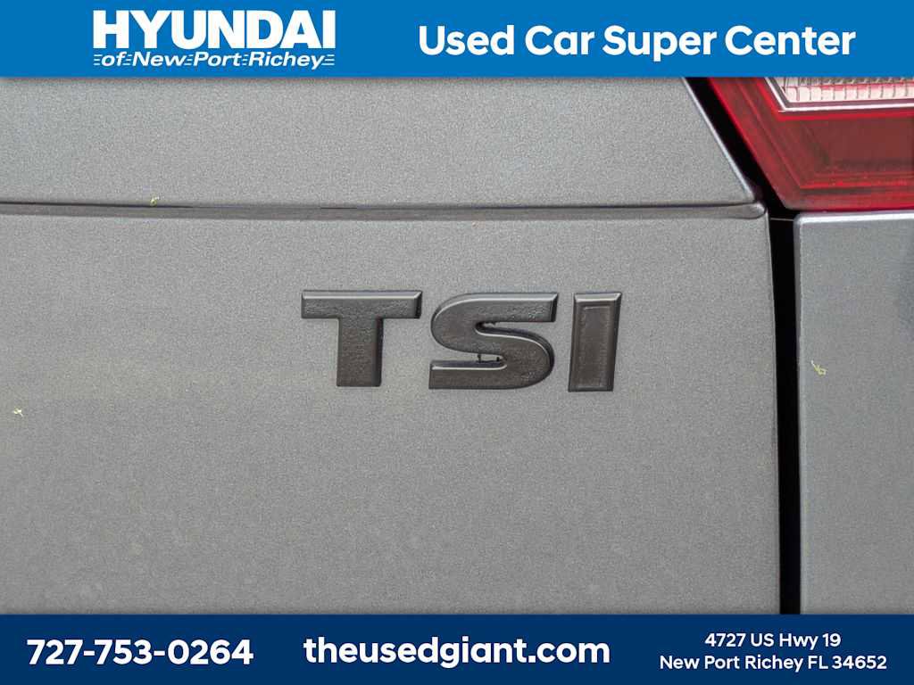 Used 2018 Volkswagen Tiguan SE FWD image 14