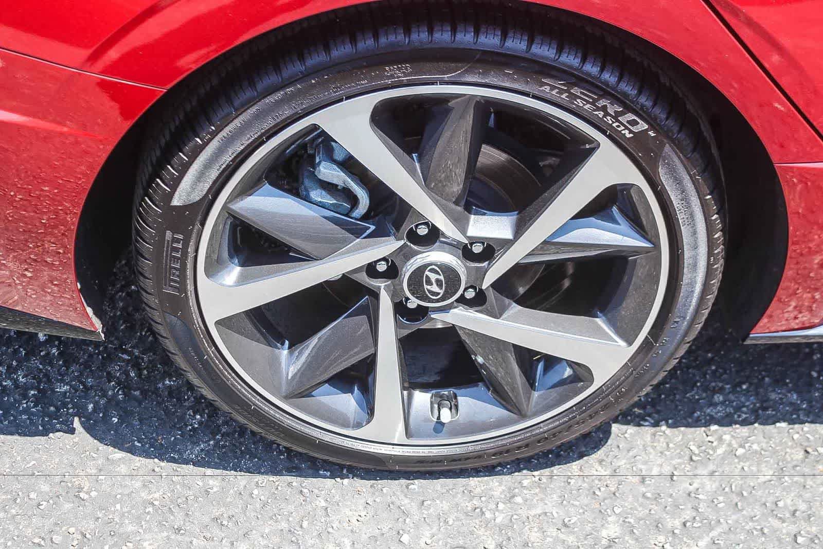Certified 2023 Hyundai Sonata SEL Plus w/ Preferred Accessory Package FWD image 11