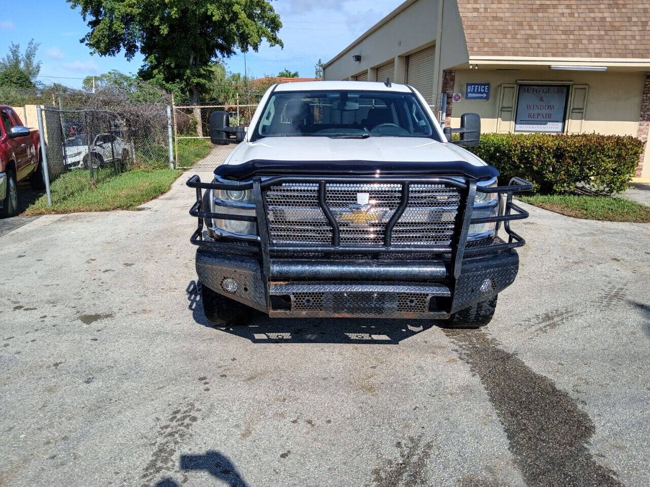 Used 2015 Chevrolet Silverado 2500 LT AWD/4WD image 2