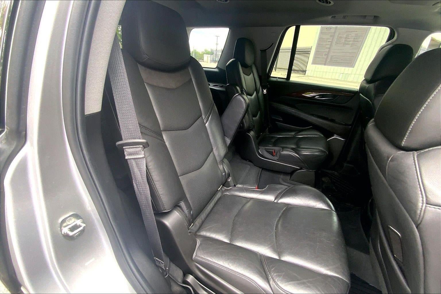 Used 2019 Cadillac Escalade Premium Luxury AWD/4WD image 24
