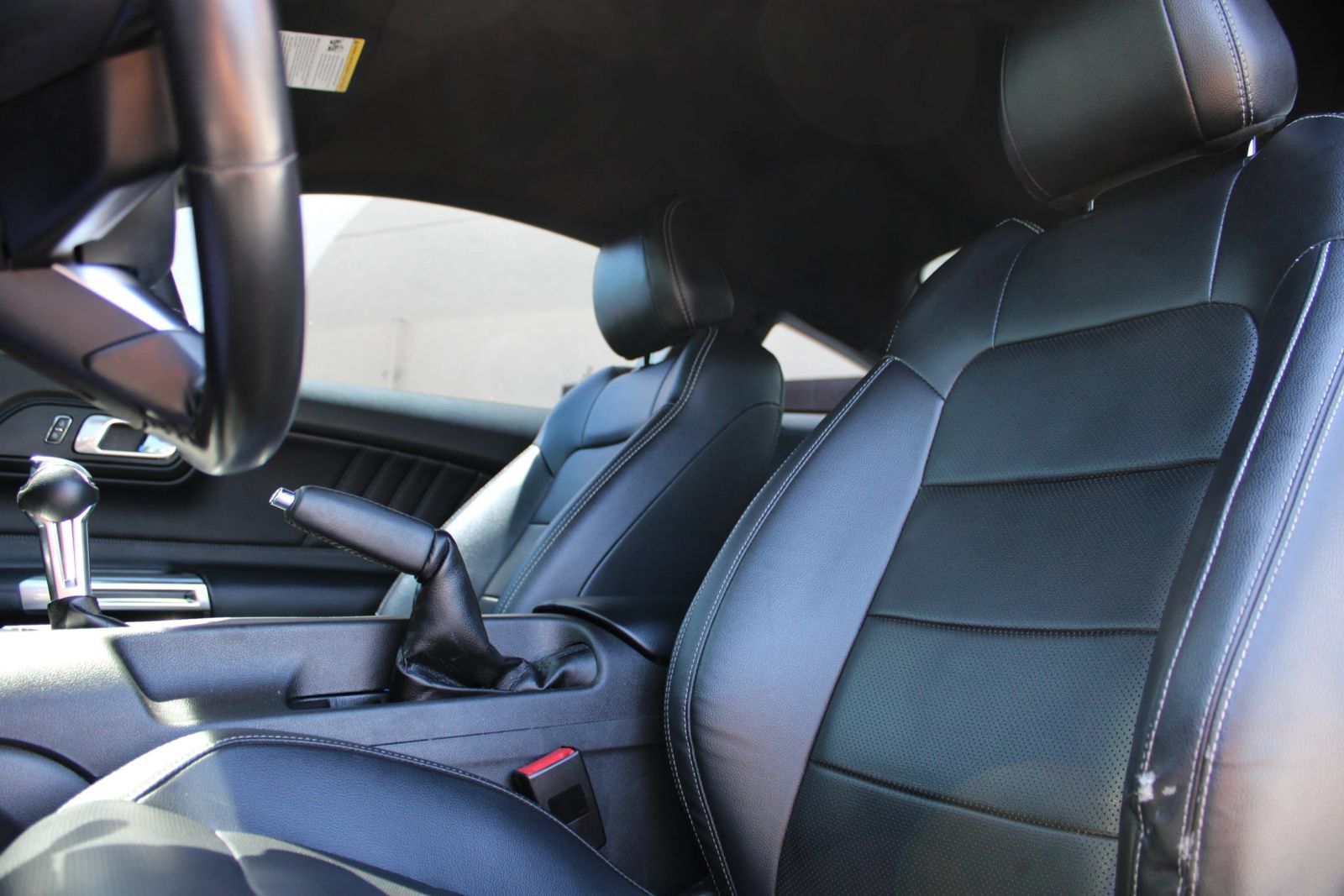 Used 2022 Ford Mustang Premium RWD image 11