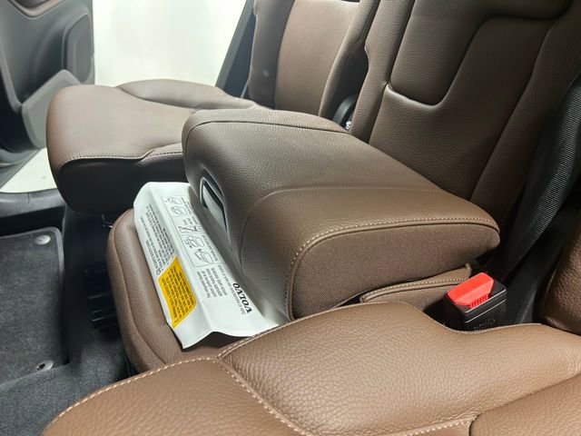 Used 2025 Volvo XC90 B5 Plus image 14