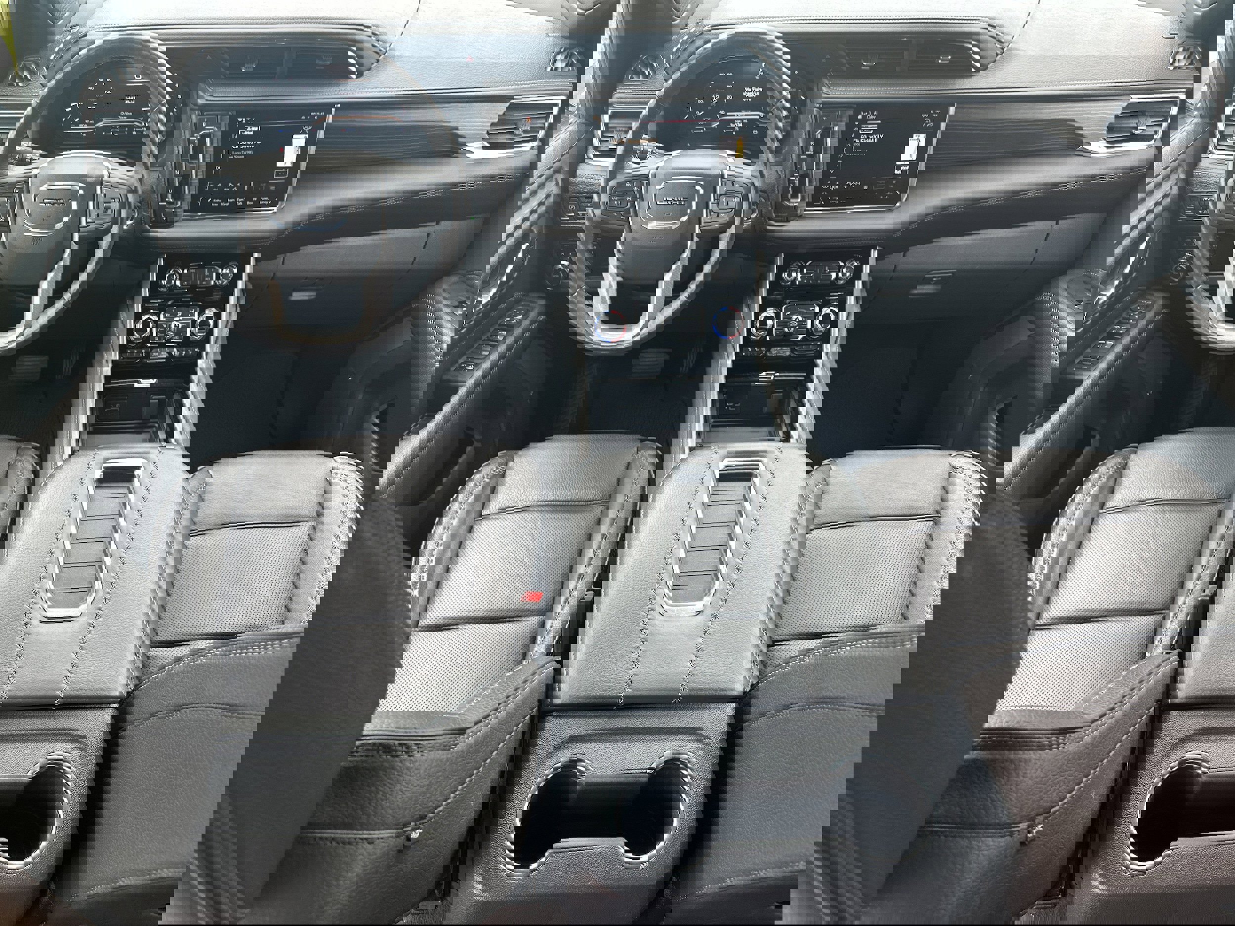 Used 2022 GMC Yukon Denali image 23