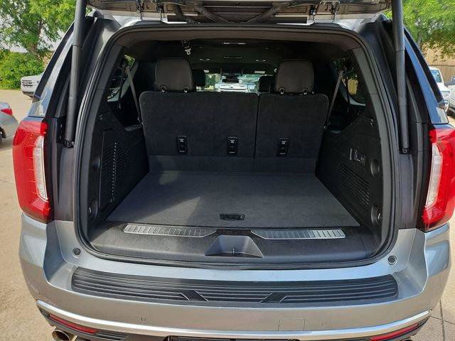 Used 2024 GMC Yukon XL Denali RWD image 25