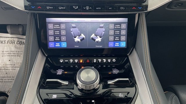 Used 2023 Jeep Grand Wagoneer Series III image 38