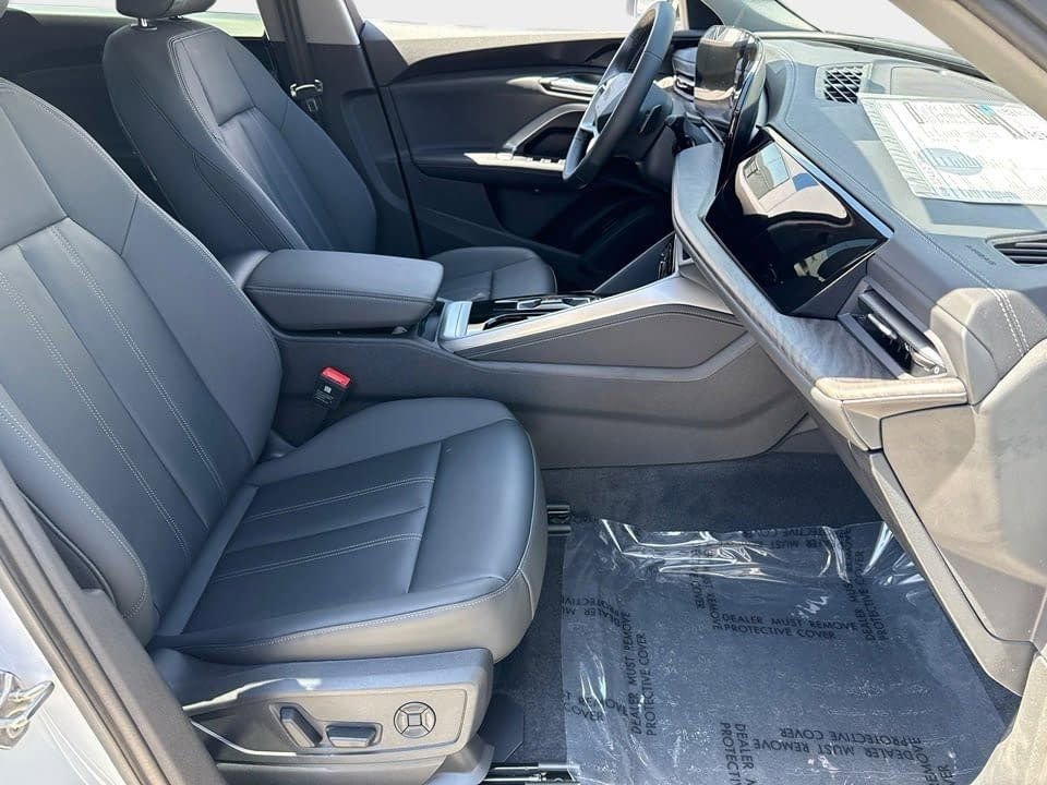 Certified 2025 Audi Q5 Premium w/ Convenience Package image 10