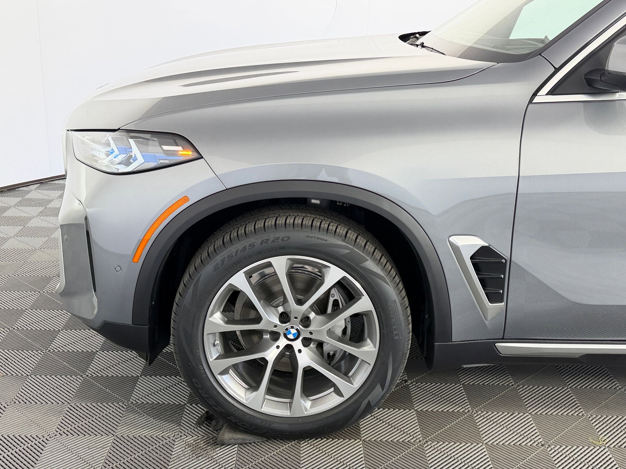 New 2026 BMW X5 xDrive40i w/ Climate Comfort Package AWD/4WD image 11