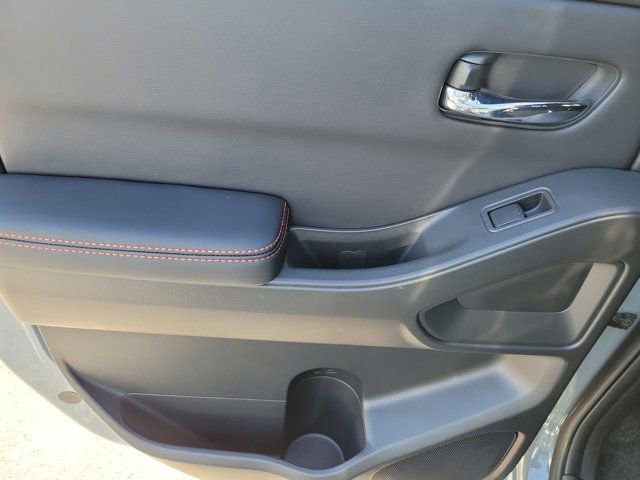 Used 2025 Nissan Frontier Pro-X RWD image 10
