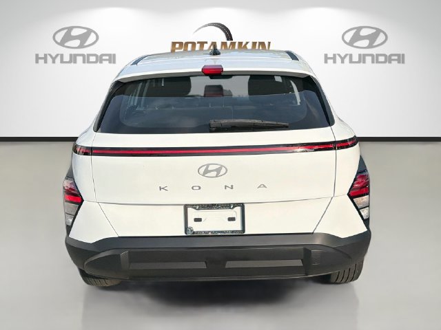 Certified 2025 Hyundai Kona SE FWD image 7