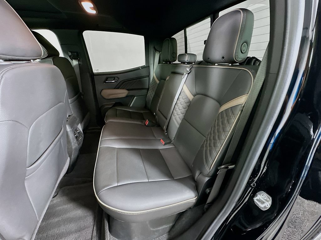 Used 2025 GMC Canyon Denali AWD/4WD image 28