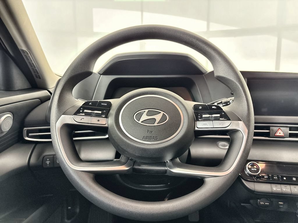 Certified 2025 Hyundai Elantra Hybrid FWD image 11