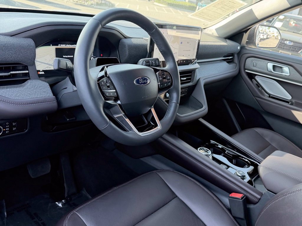 Used 2026 Ford Explorer Platinum RWD image 26
