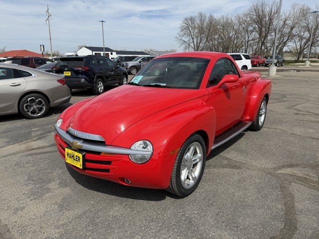 Used 2004 Chevrolet SSR w/ Preferred Equipment Group RWD image 4