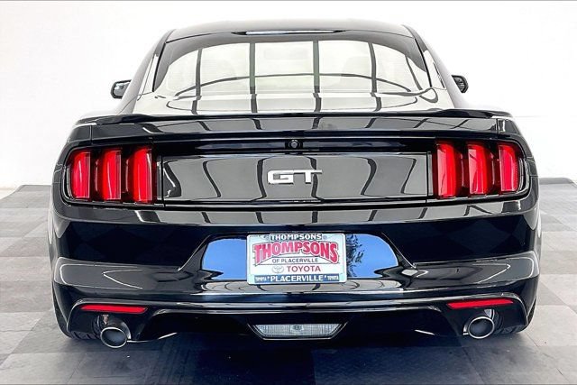 Used 2017 Ford Mustang GT RWD image 3