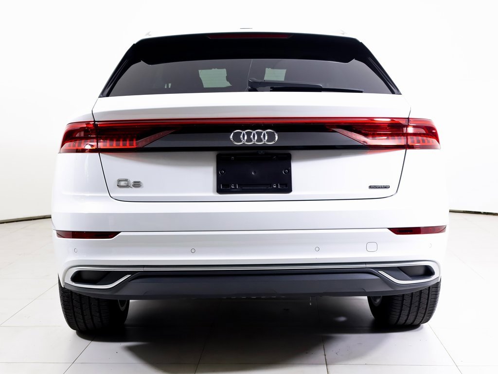 Used 2023 Audi Q8 Premium image 29