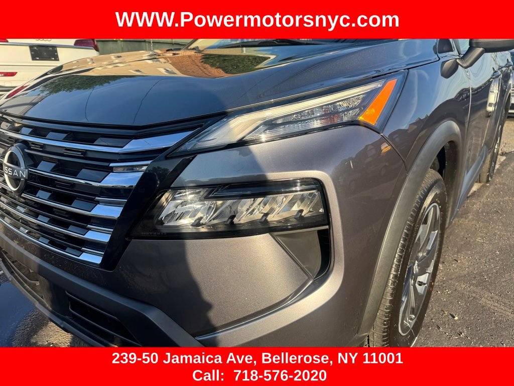 Used 2024 Nissan Rogue SV FWD image 10