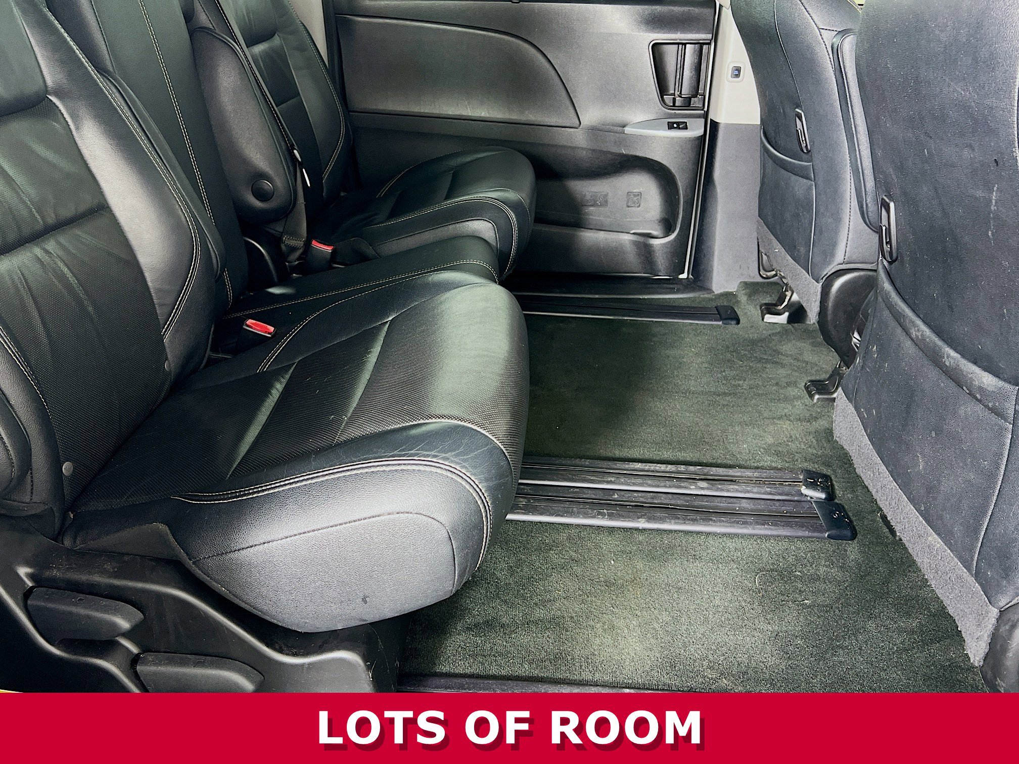 Used 2018 Toyota Sienna SE Premium image 24