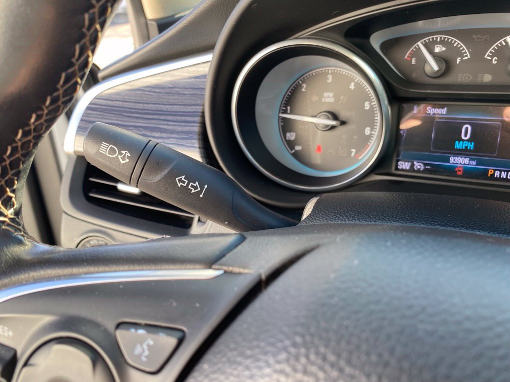 Used 2018 Buick Envision Essence FWD image 19