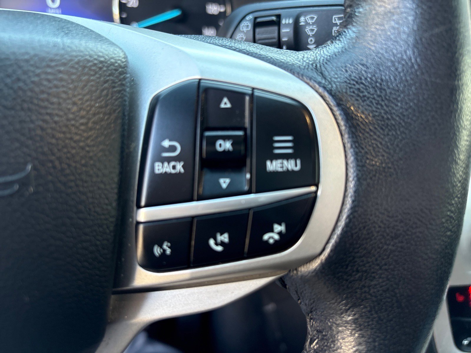 Used 2022 Ford Explorer XLT w/ Equipment Group 202A image 23