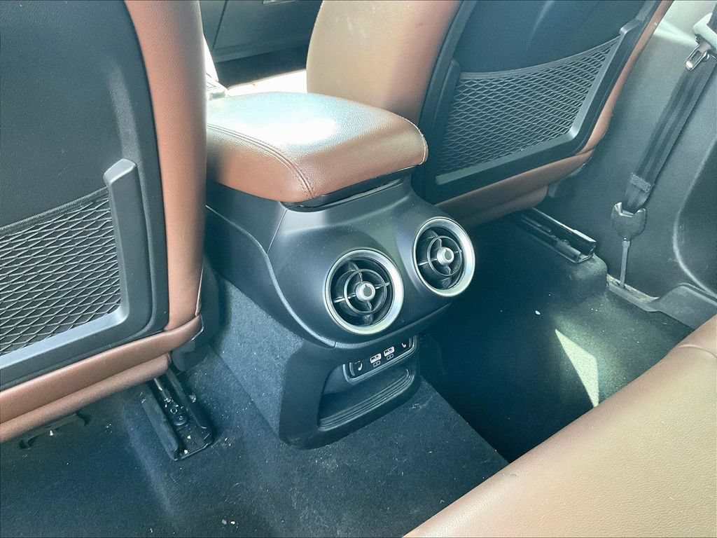 Used 2022 Alfa Romeo Stelvio Ti AWD/4WD image 10