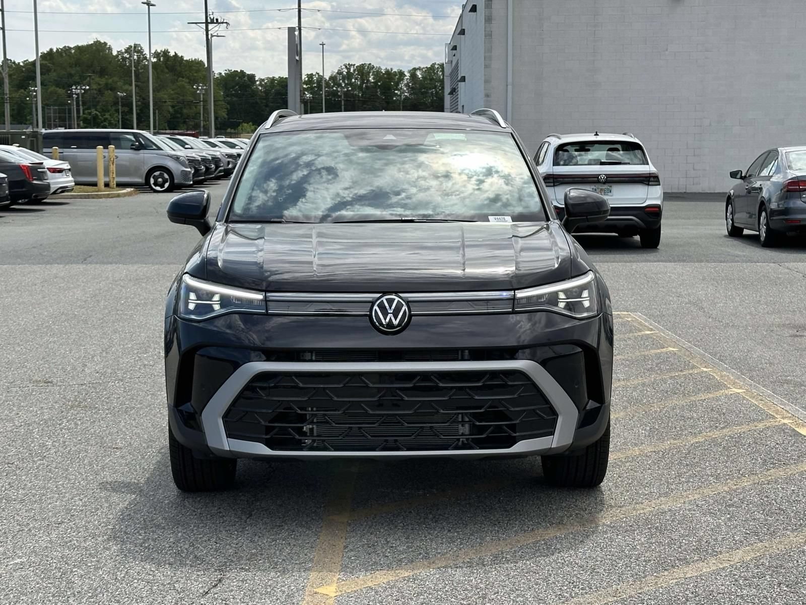 New 2026 Volkswagen Taos SEL AWD/4WD image 9