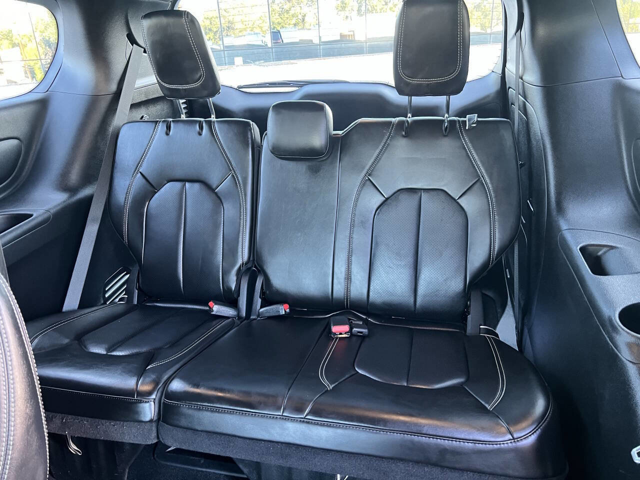 Used 2023 Chrysler Pacifica Touring-L w/ S Appearance Package image 37