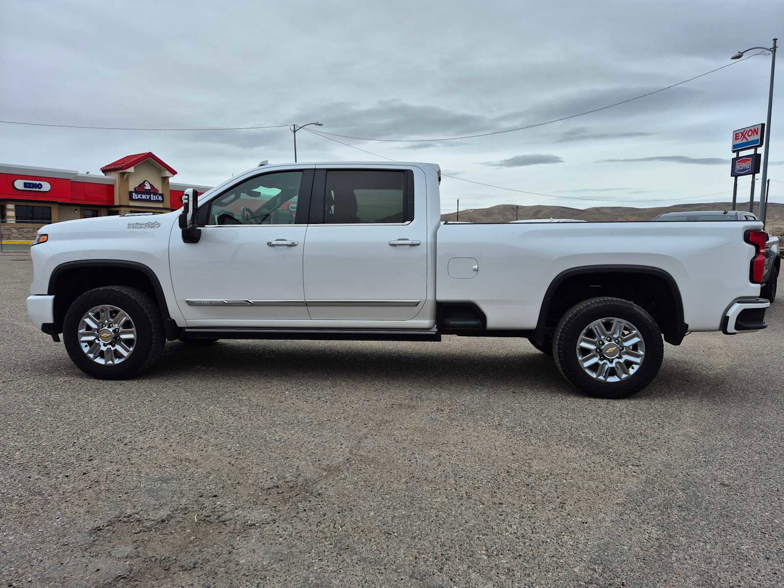 Used 2024 Chevrolet Silverado 3500 High Country w/ Technology Package image 10