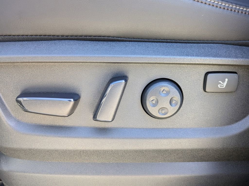 Used 2025 Nissan Armada Platinum Reserve AWD/4WD image 10