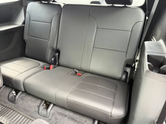 Used 2023 Chevrolet Traverse High Country AWD/4WD image 17
