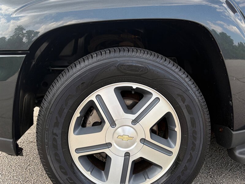 Used 2005 Chevrolet TrailBlazer LT AWD/4WD image 30