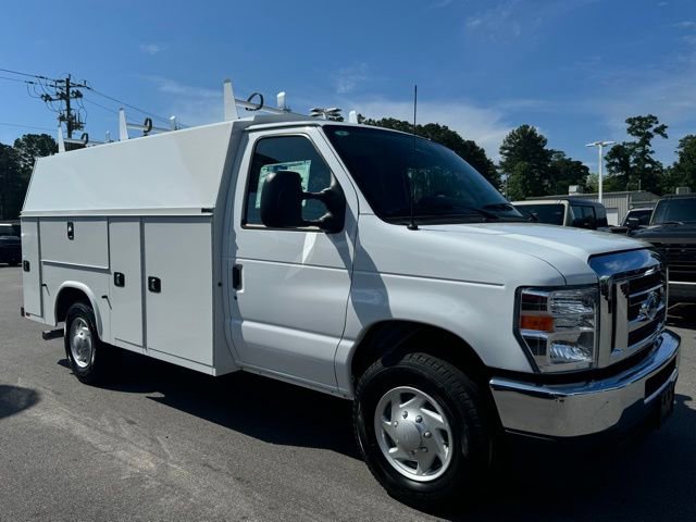 New 2025 Ford E-350 and Econoline 350 Super Duty w/ Power Equipment Group RWD image 7