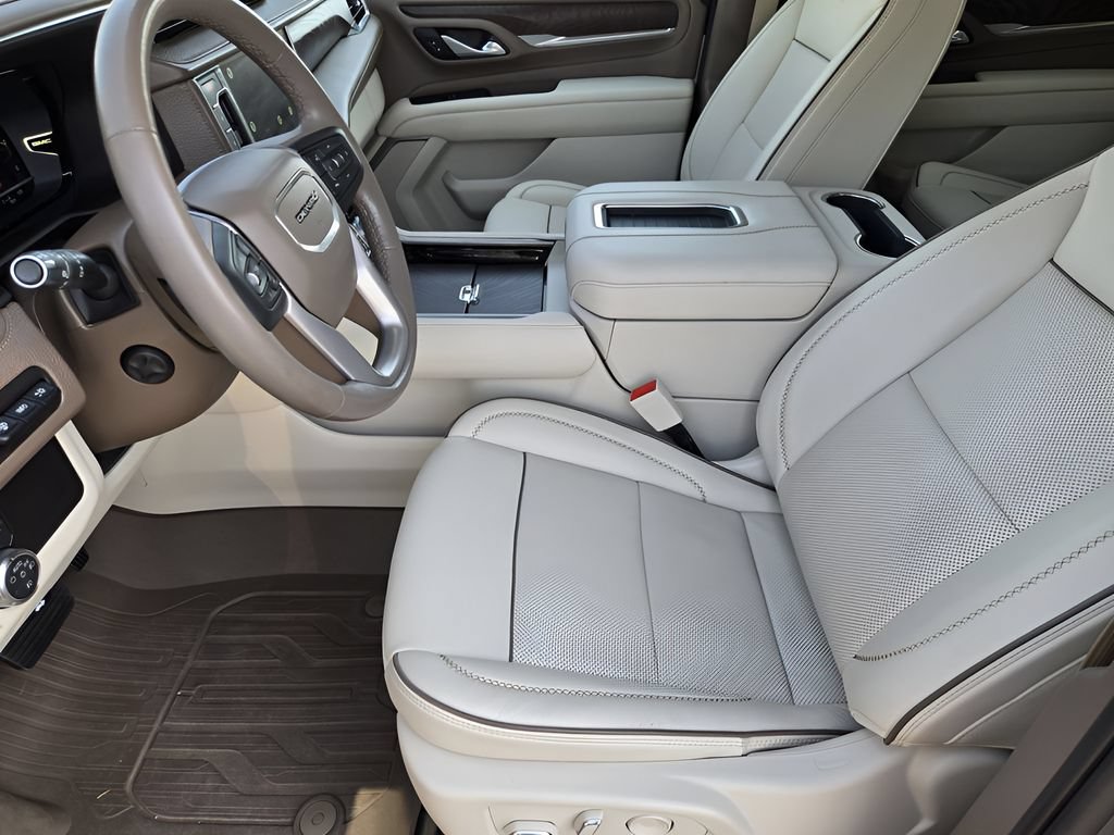 Used 2022 GMC Yukon XL Denali RWD image 12