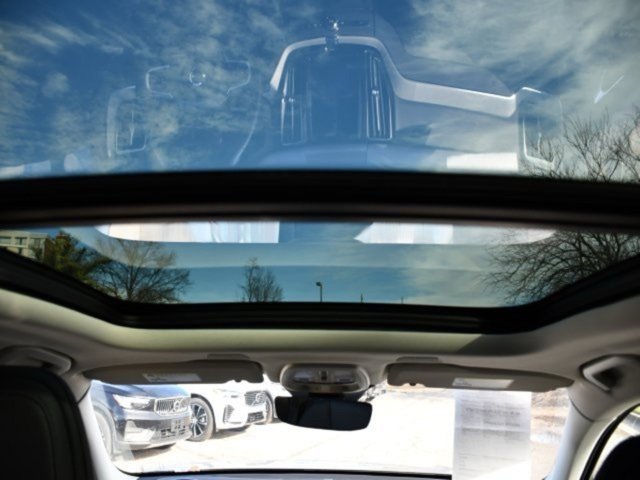 Certified 2025 Volvo XC60 B5 Plus image 22