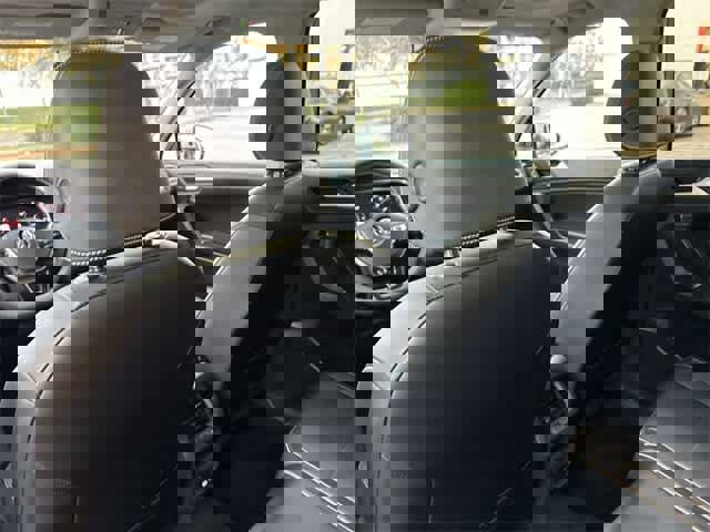 Used 2021 Volkswagen Tiguan SEL w/ 3-Row Tiguan MDO Package image 14