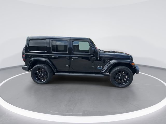 Used 2022 Jeep Wrangler Unlimited Sahara AWD/4WD image 8